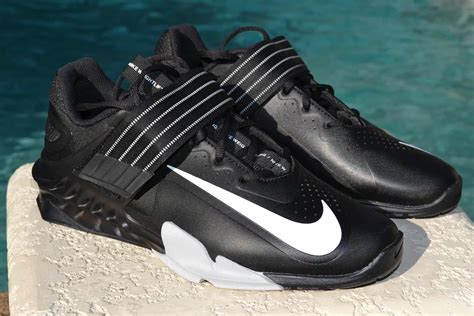 cross training shoes for weightlifting